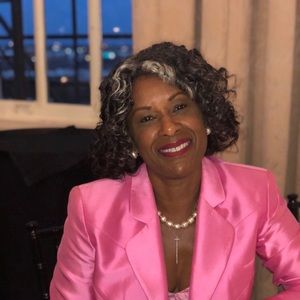 Meet your Posher, Yolanda